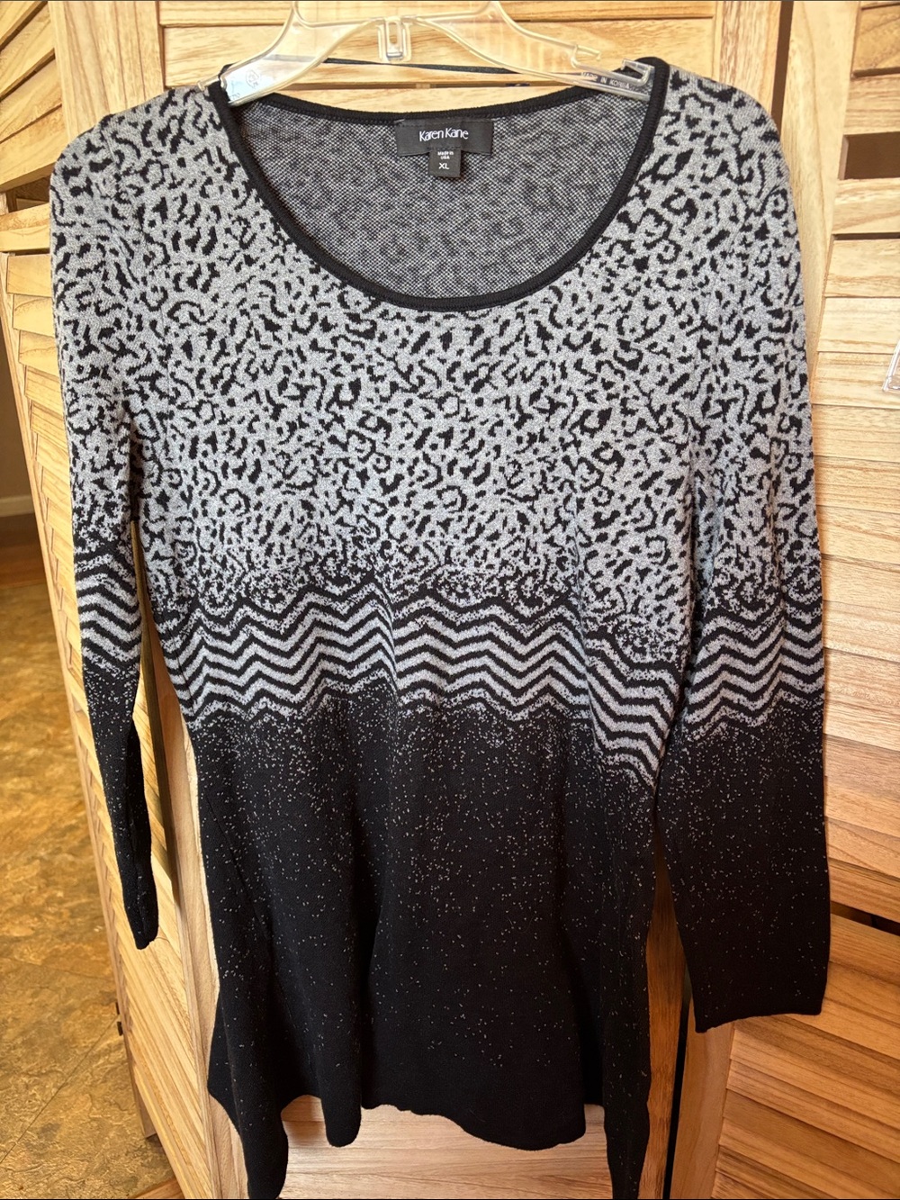 Karen Kane Black and Gray Patterned Long Sleeve Knit Tunic XL